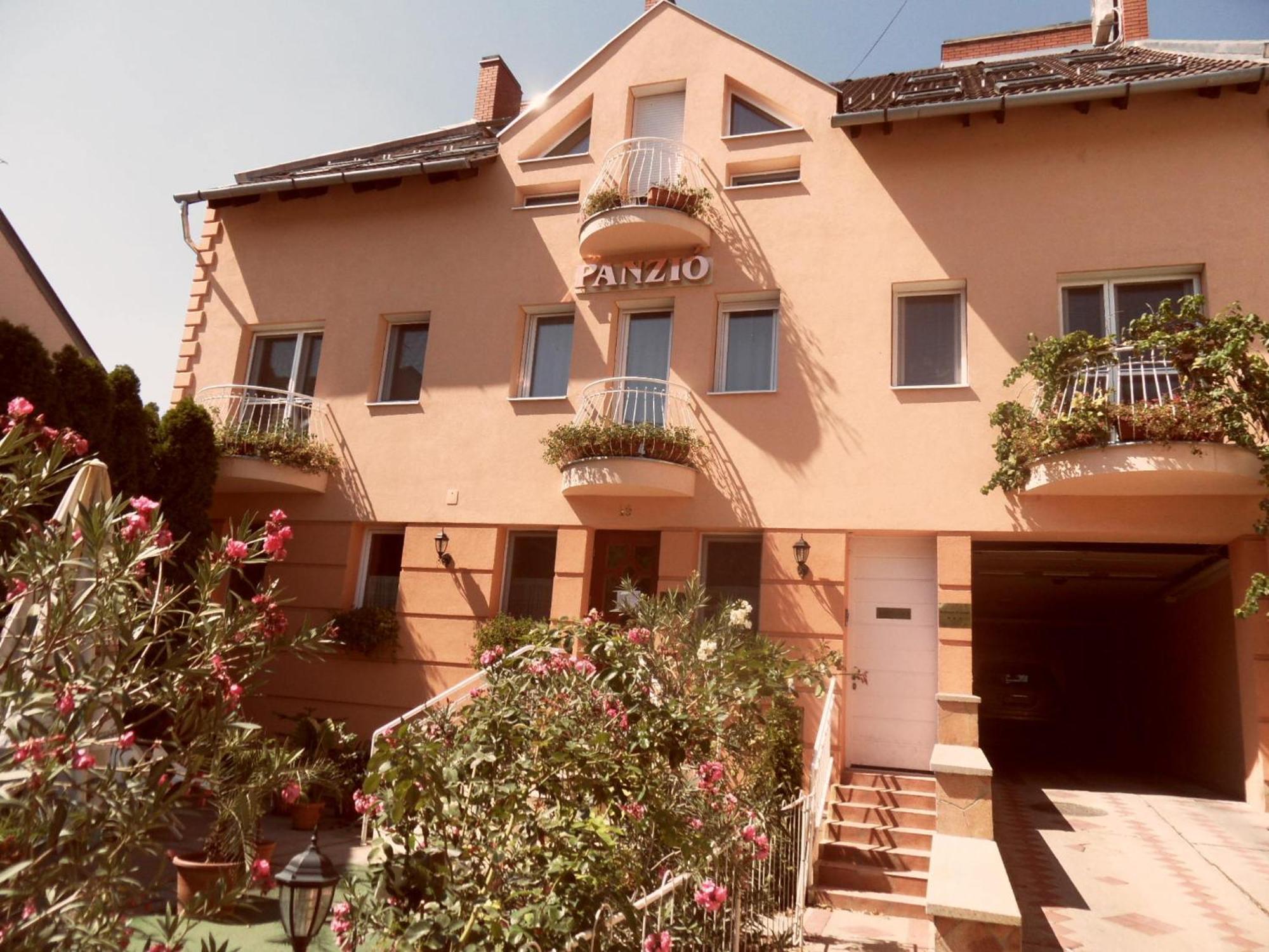 Kalman Panzio Bed & Breakfast Seghedin Exterior foto