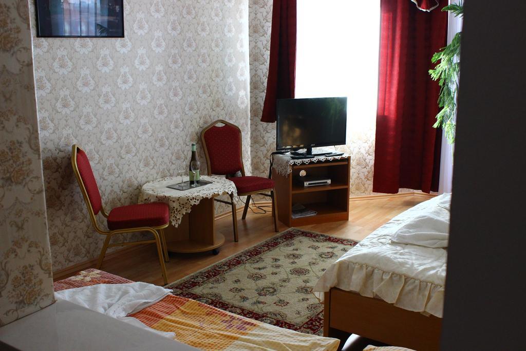 Kalman Panzio Bed & Breakfast Seghedin Exterior foto