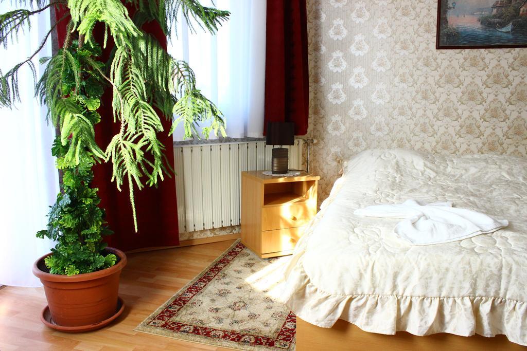 Kalman Panzio Bed & Breakfast Seghedin Exterior foto