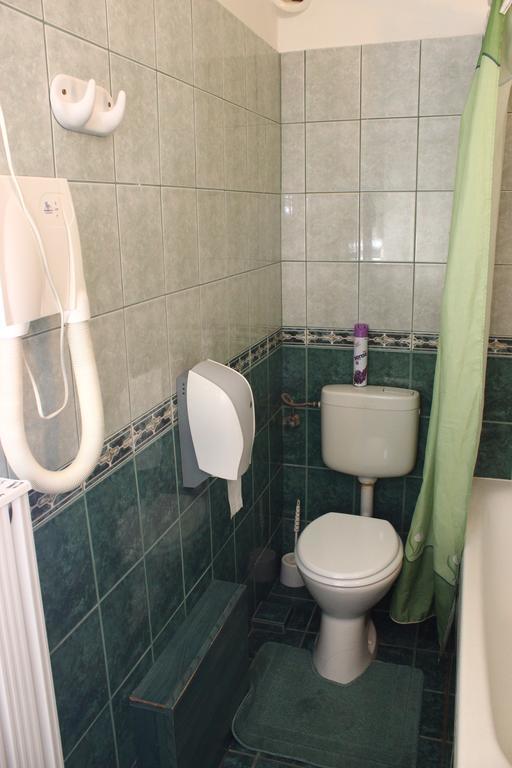 Kalman Panzio Bed & Breakfast Seghedin Exterior foto