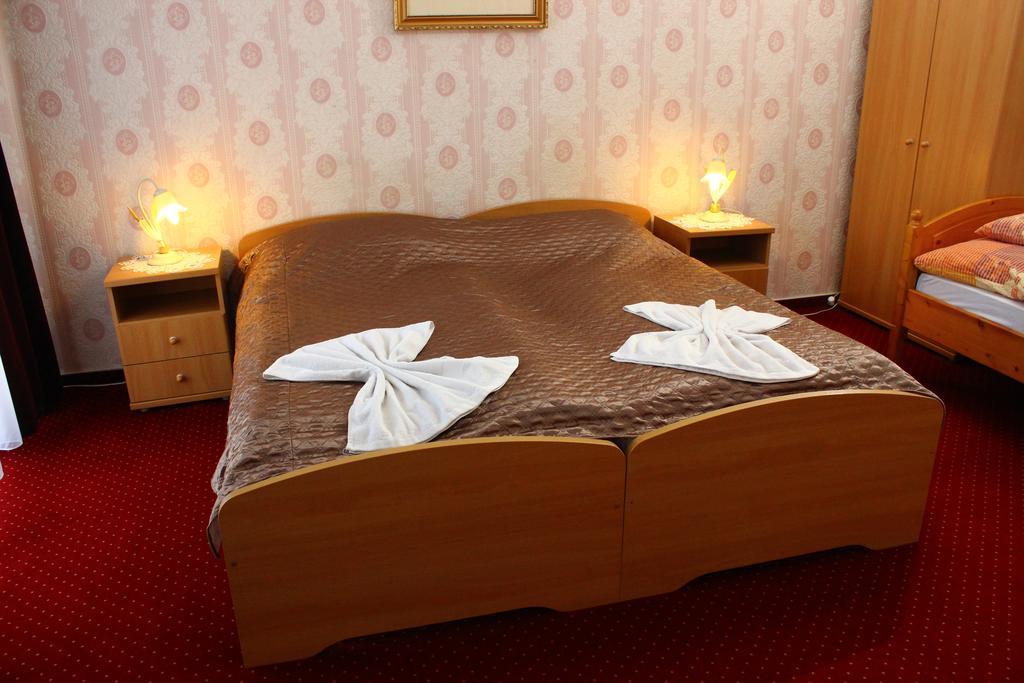 Kalman Panzio Bed & Breakfast Seghedin Exterior foto