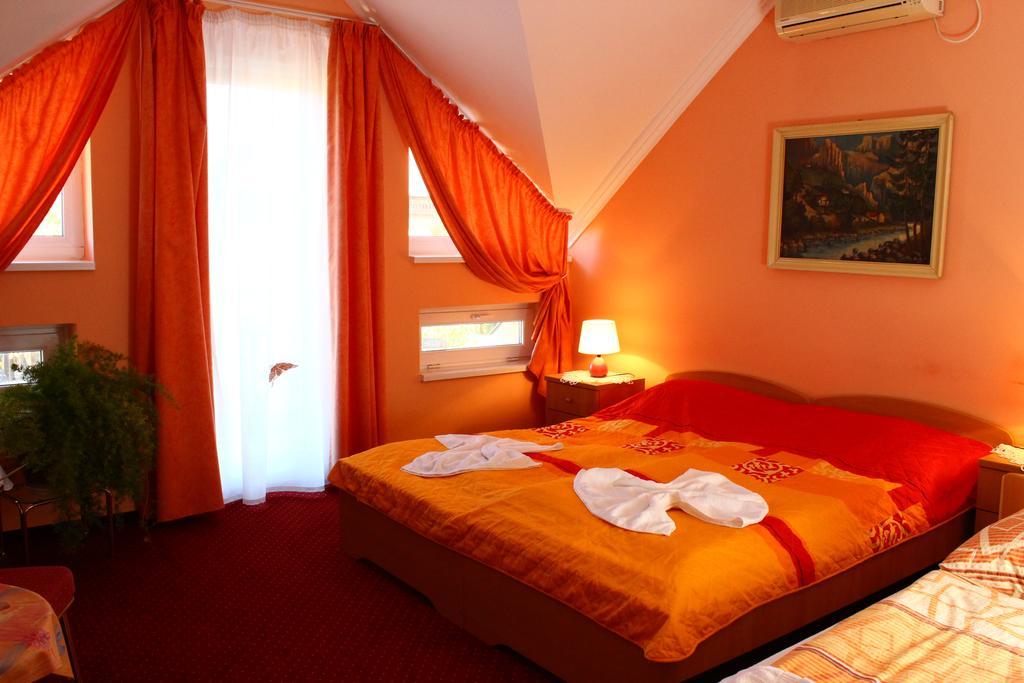 Kalman Panzio Bed & Breakfast Seghedin Exterior foto