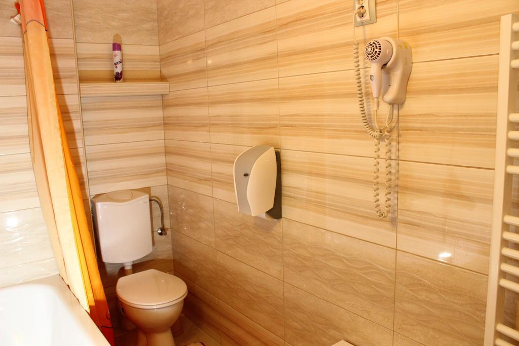 Kalman Panzio Bed & Breakfast Seghedin Exterior foto