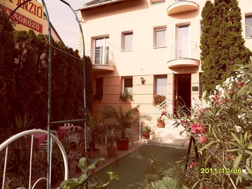 Kalman Panzio Bed & Breakfast Seghedin Exterior foto