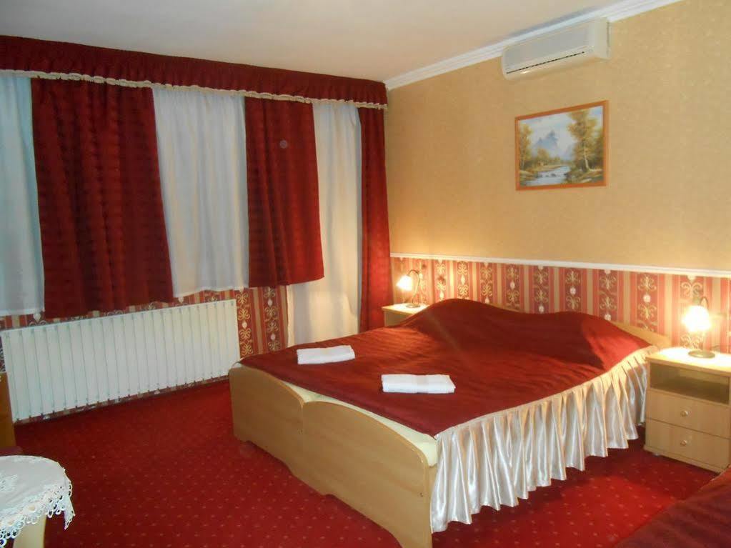 Kalman Panzio Bed & Breakfast Seghedin Exterior foto