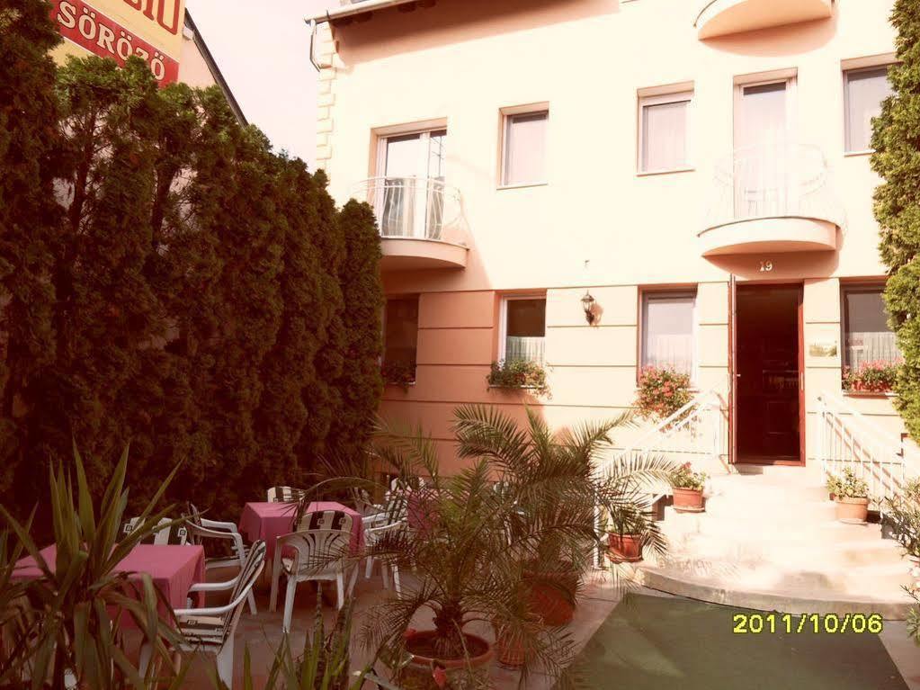 Kalman Panzio Bed & Breakfast Seghedin Exterior foto