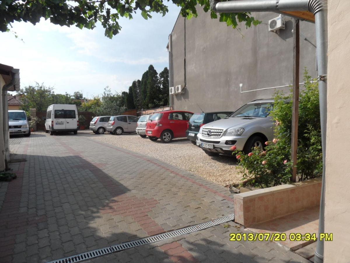 Kalman Panzio Bed & Breakfast Seghedin Exterior foto