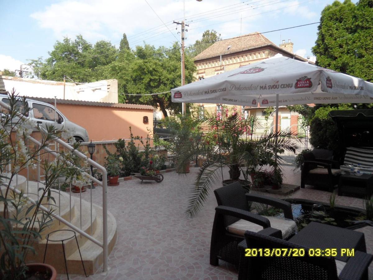 Kalman Panzio Bed & Breakfast Seghedin Exterior foto